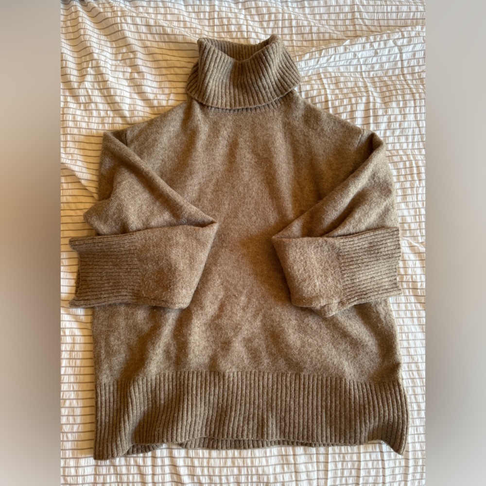 H&M turtleneck